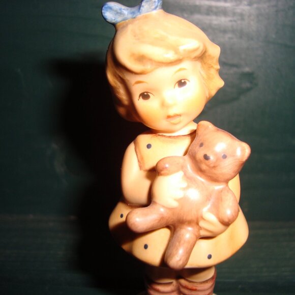 Hummel My Best Friend 20049/A 1997 First Issue Girl with Teddy Bear - Picture 3 of 8